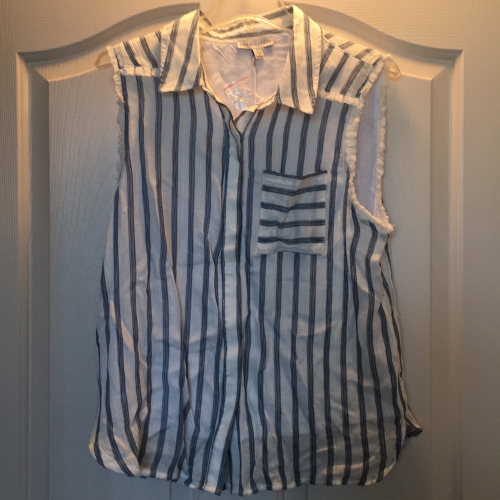 Vici collared tank with pocket